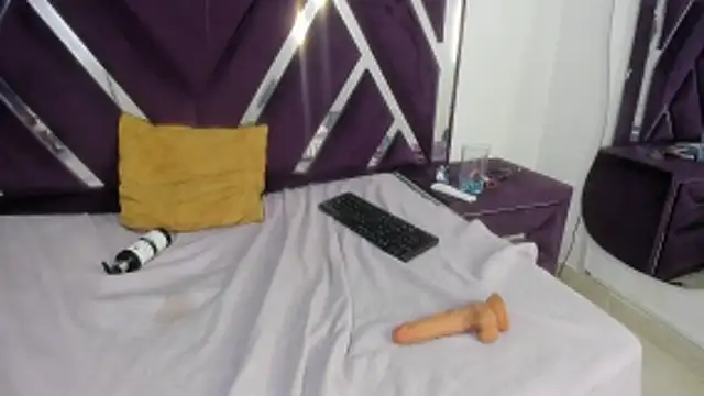 kiaraht live sex cam