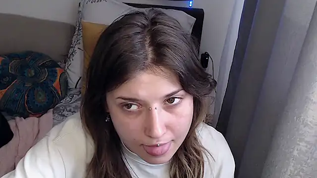 alienfortwenty - AlienforTwenty's free webcam - UK Sex Cams