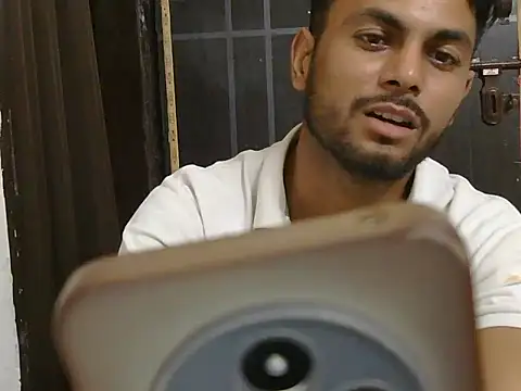 Stubborndesiboy webcam