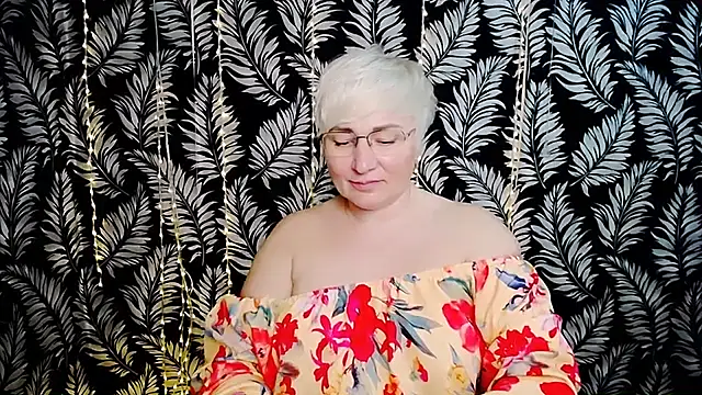 Olivia_playful webcam