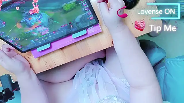 AngelwithEcup webcam