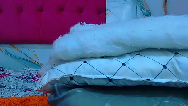 SEXYELLOWALICE webcam