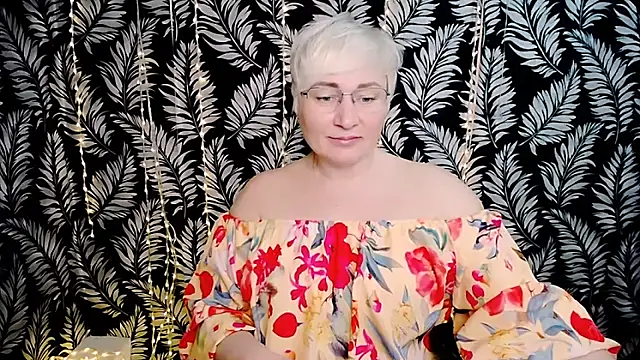 Olivia_playful webcam