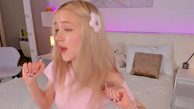 Anellyball Stripchat cam model