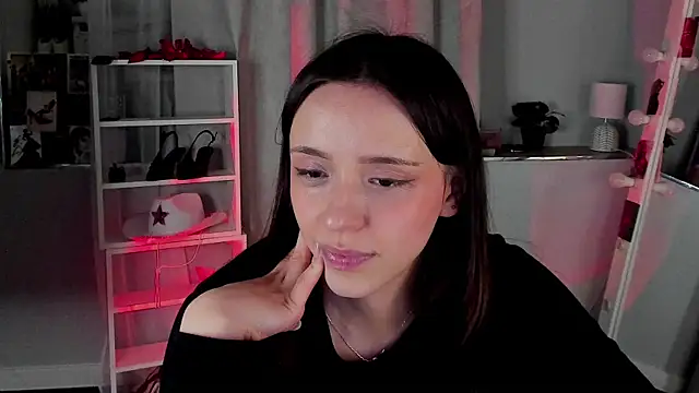 Sahara_Shields webcam