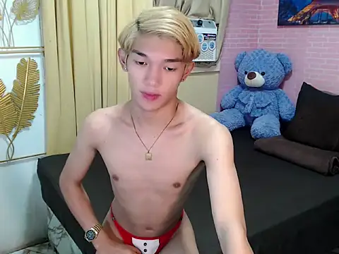 urasian_john18 - Urasian_john18's free webcam - UK Sex Cams