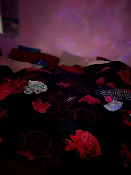 Milfshortcakes webcam