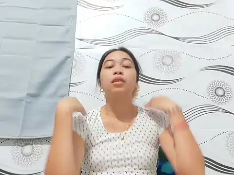 Ursexyasianskinny webcam