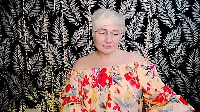 Olivia_playful webcam