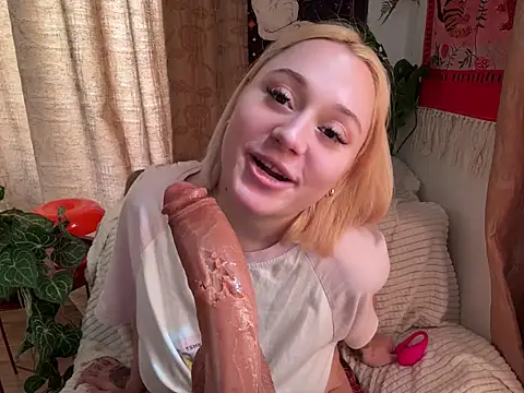 MCThroatGoat live sex cam