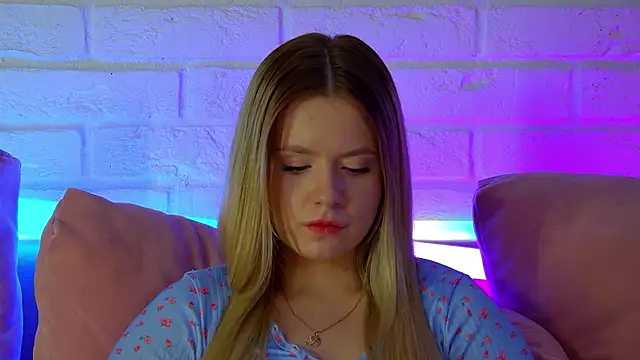 MilanaBalmain webcam