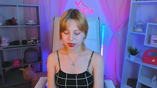 VivienneHebert webcam