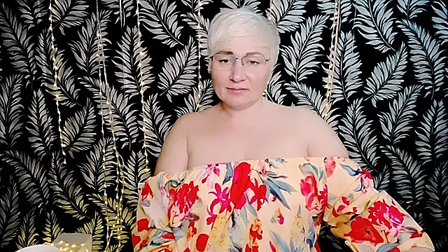 Olivia_playful webcam