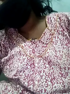 Webcam Model (tamilkaviya431) is live