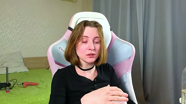 Cowell_Adelina webcam