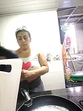 Webcam Model (maynor_1998)  is live.Free join now!