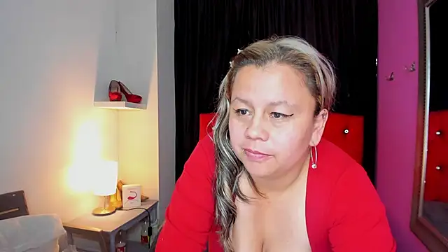 ScarletBigTitties webcam