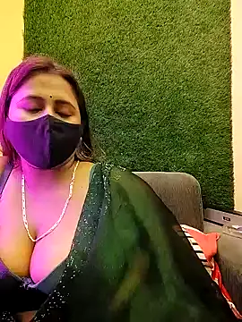 LoveLy-Soneya webcam