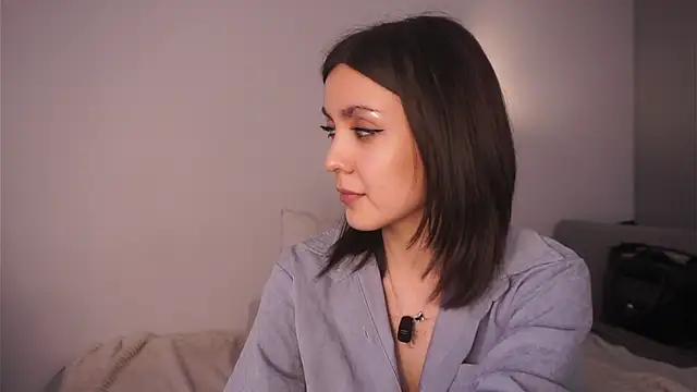 ElviraGounder webcam