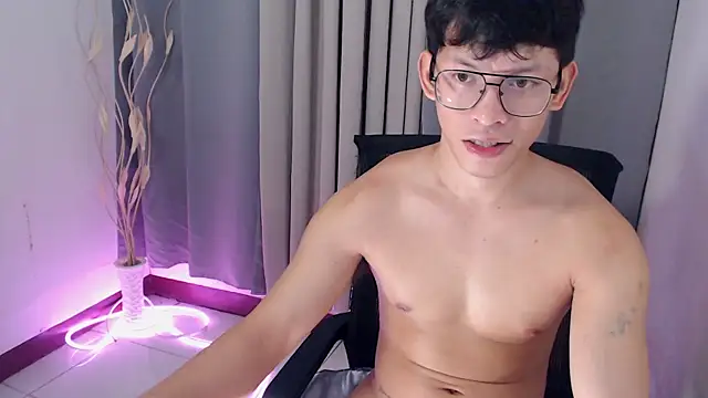 pinkcock_froi2305 (M young) - public cum show