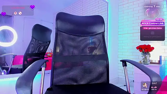 Coco_Balenciaga_ webcam