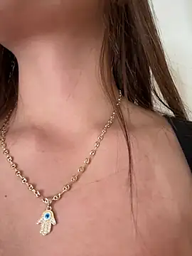 hottiee_melannie webcam