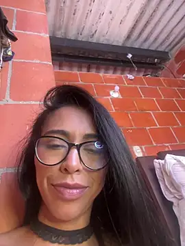 Emma__cumlovee webcam