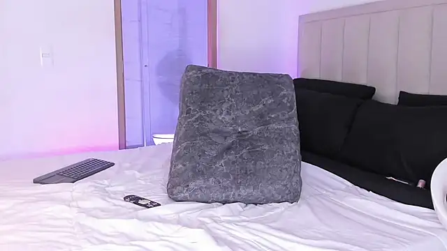 valeria__lewiis webcam