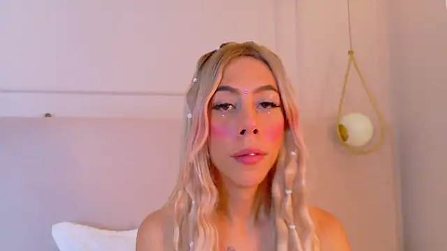 Darlyn_tenderhot__ webcam