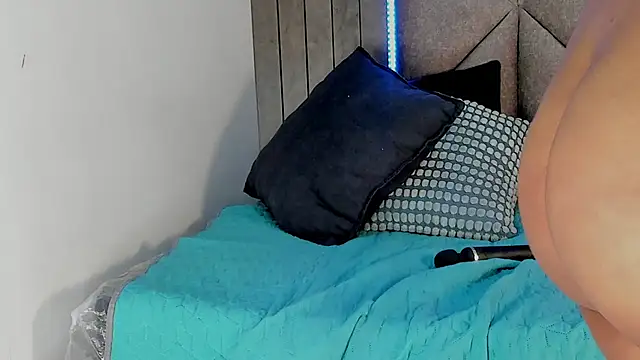 meganlove__ (F teen) - Cowgril ride toy now