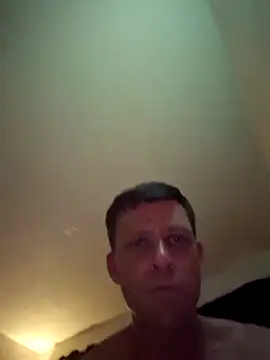 SexyAssPosingGuy webcam