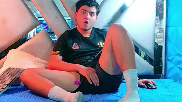 Oliver_Jamees webcam