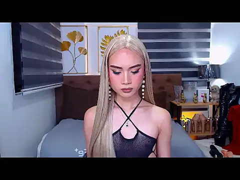 JuicyCockThea webcam