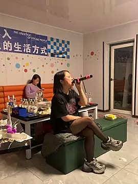 xiaotiantian-10's live cam