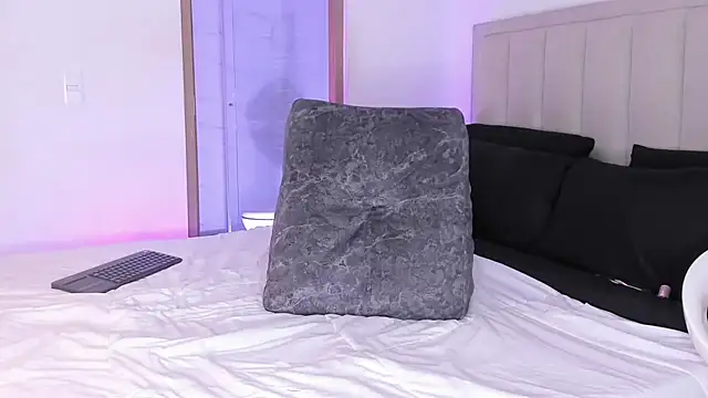 valeria__lewiis webcam