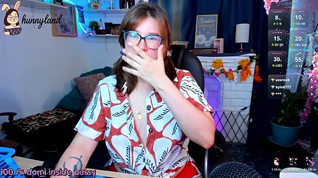HunnyyLove webcam