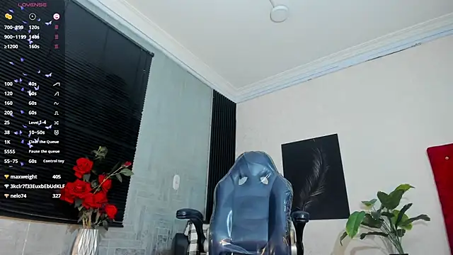 Luciaoregon Stripchat cam model