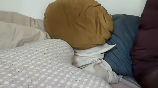 nanaisbackk live sex cam