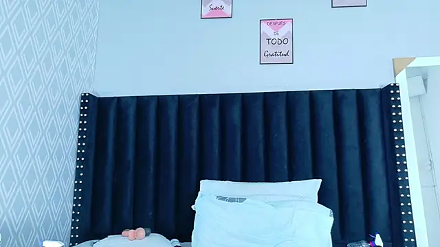 hotlatinateacher webcam