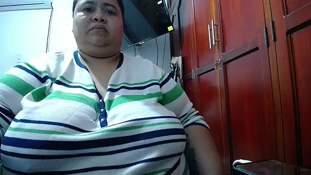 hotlesby4uxxx webcam