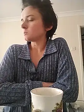 Webcam Model (Amy01112)  is live.Free join now!