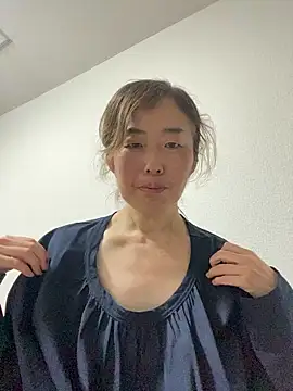 hanaworld Stripchat cam model