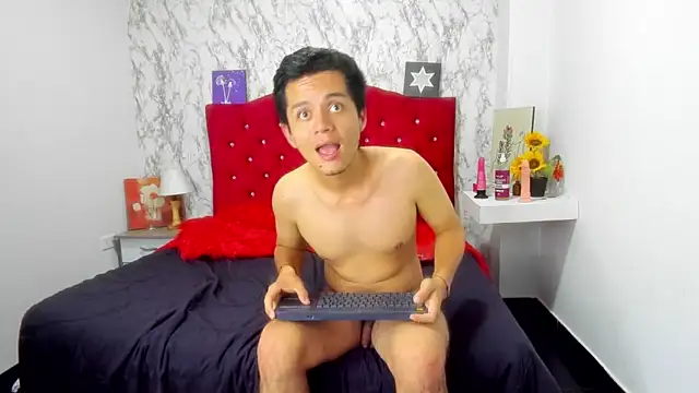 Alejandra_and_James_ webcam