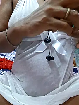 tamil--rani (F milf) - My dream house