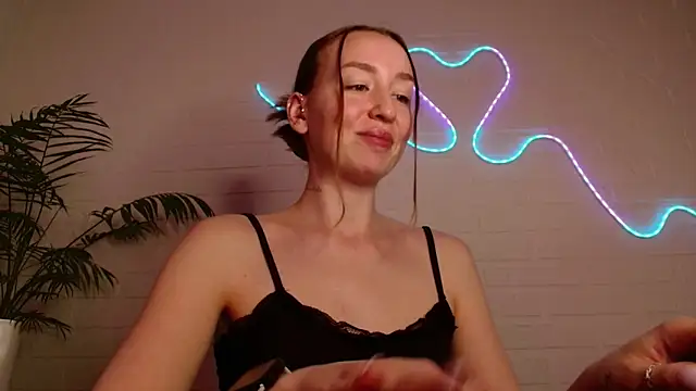 WhitePrincessLuna webcam