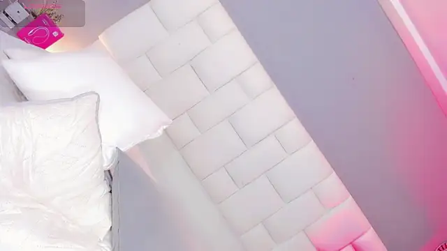 Kisses_Sophia webcam