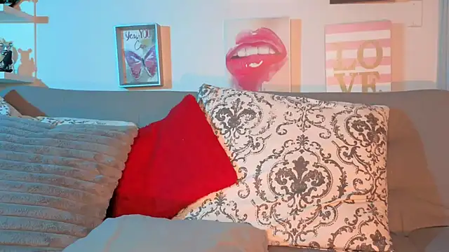 pocahontamoon webcam