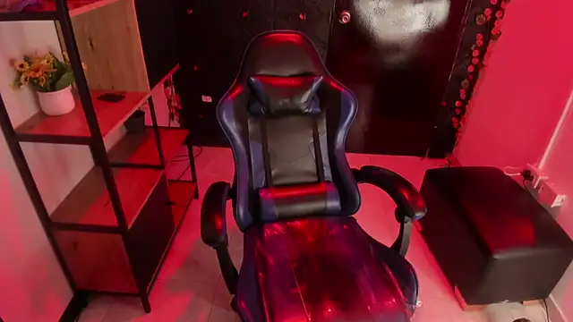 ChloeLombardi_ webcam