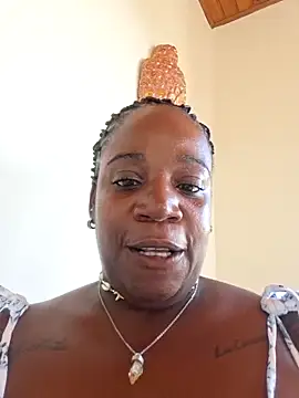 Adrilovechocolate webcam