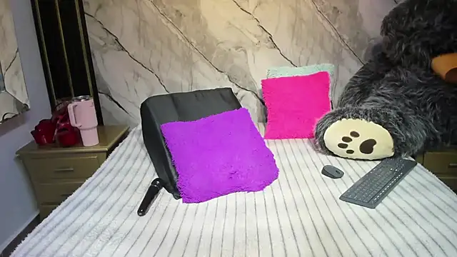 niyirey1 (F young) - NAKED+OIL